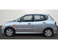 Caut capac semnalizator aripă față-Daihatsu Sirion