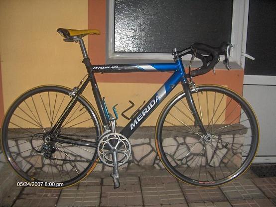 Road bike Merida Extreme 905 alu with fork made of carbon fiber equipped with Campagnolo Chorus
